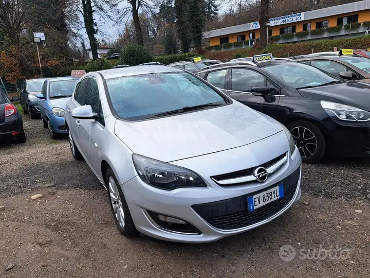 Opel Astra 2014 photo 2