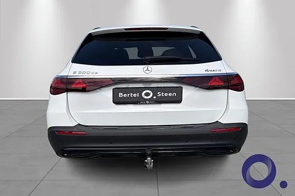 Mercedes-Benz E300 De 2026 photo 4