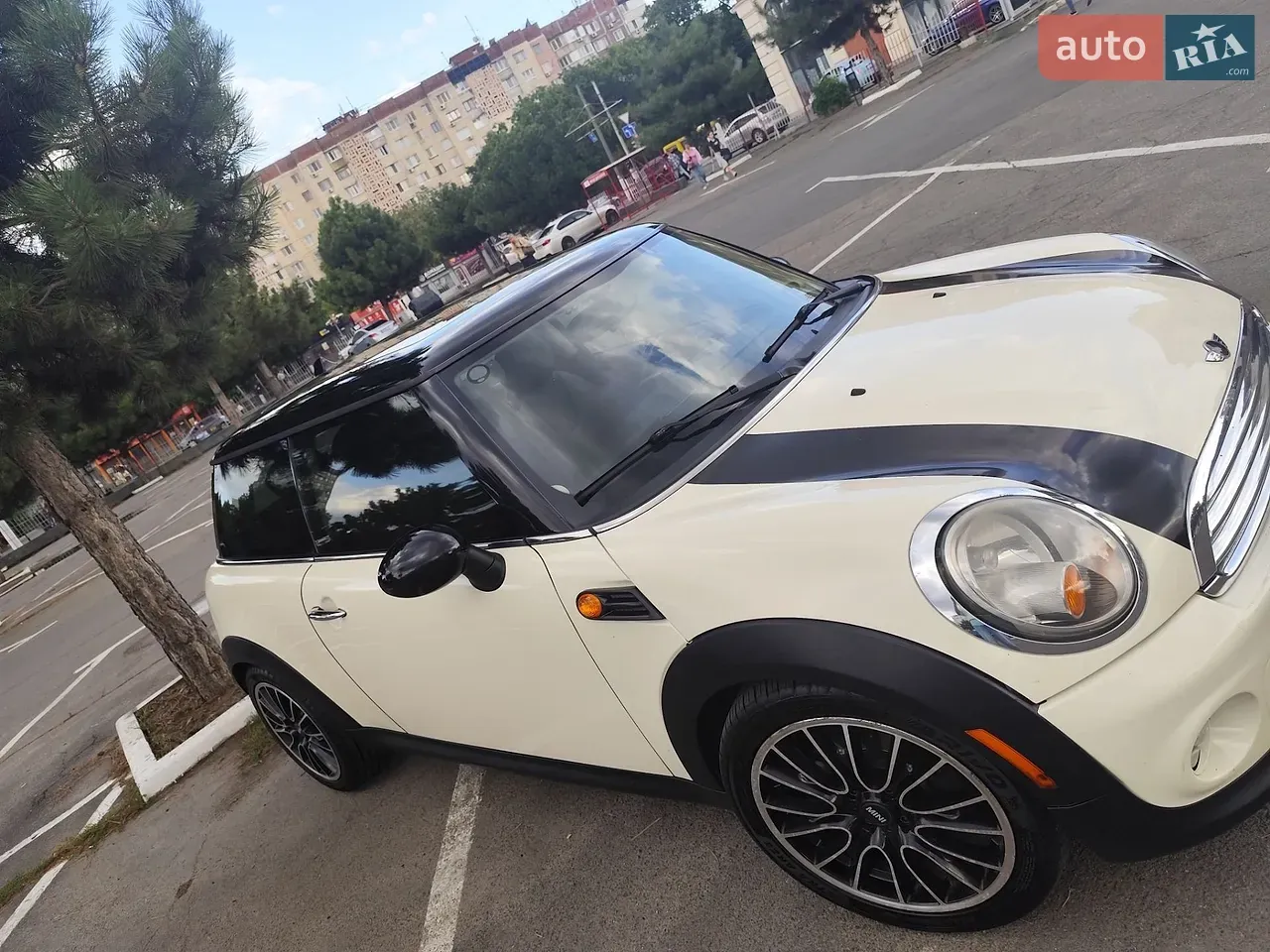 Mini Cooper 2011 photo 2