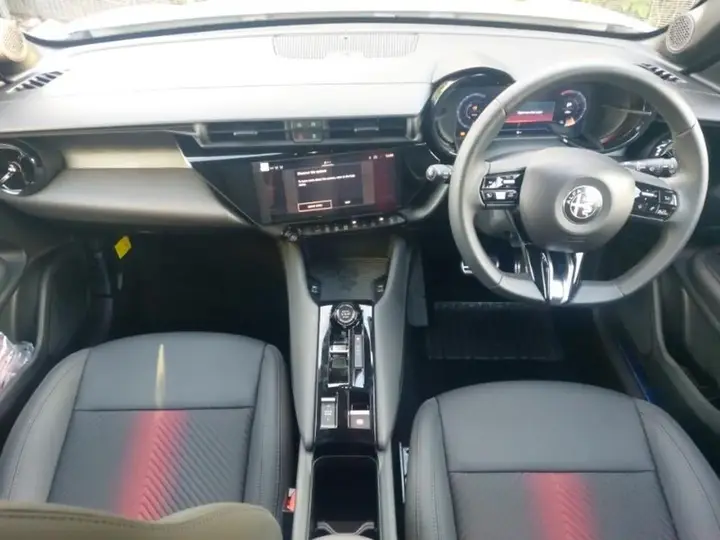 Alfa Romeo Junior 2026 photo 3