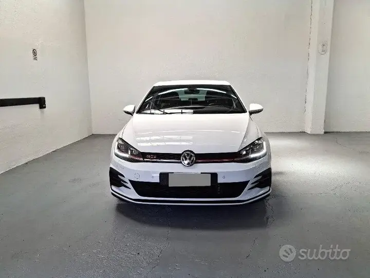 Volkswagen Golf 2019 photo 2