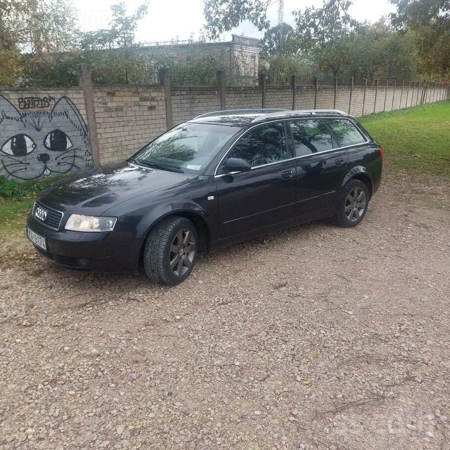 Audi A4 2004 photo 2