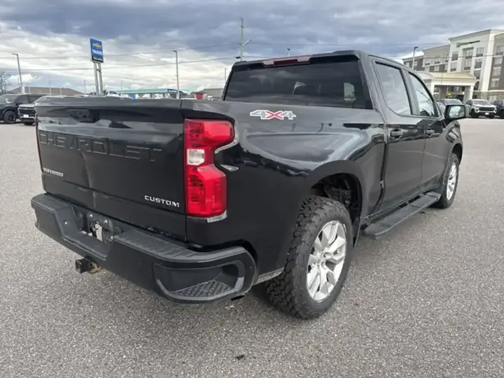 Chevrolet Silverado 1500 2022 photo 3