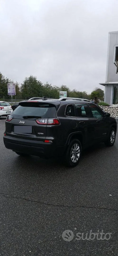Jeep Cherokee 2018 photo 3
