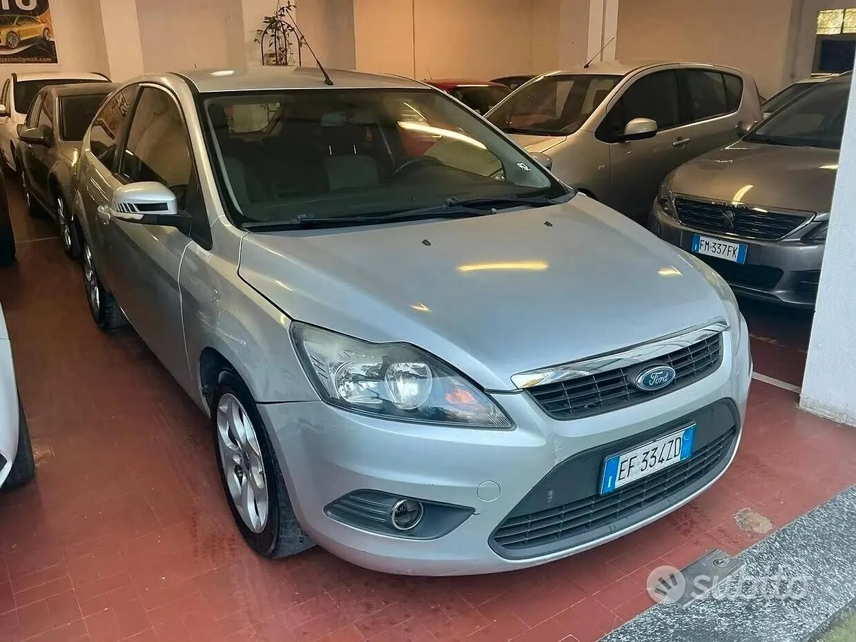Ford Focus 2011 photo 2