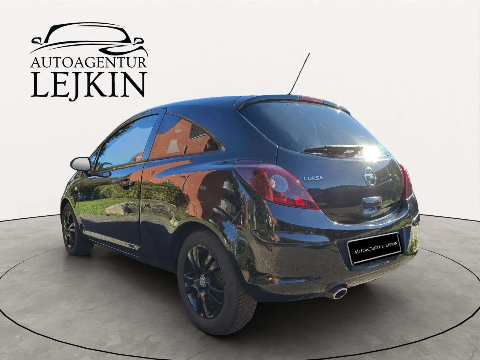 Opel Corsa D 2012 photo 3