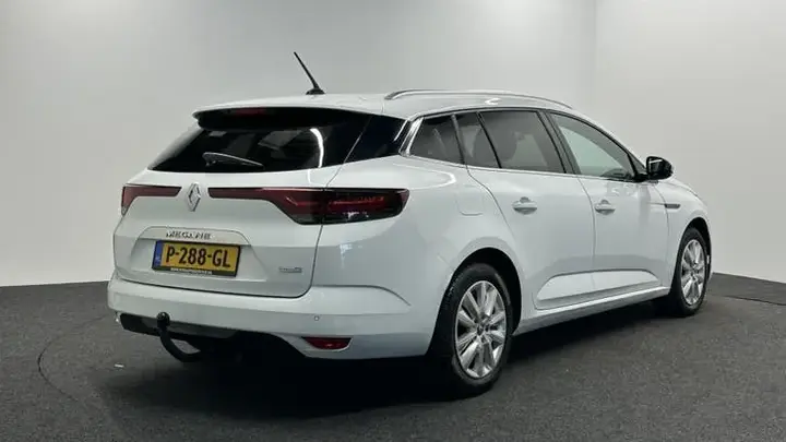 Renault Megane 2022 photo 2