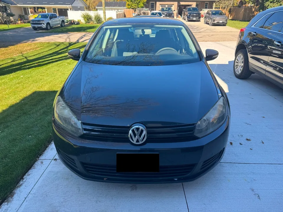 Volkswagen Golf 2011 photo 2