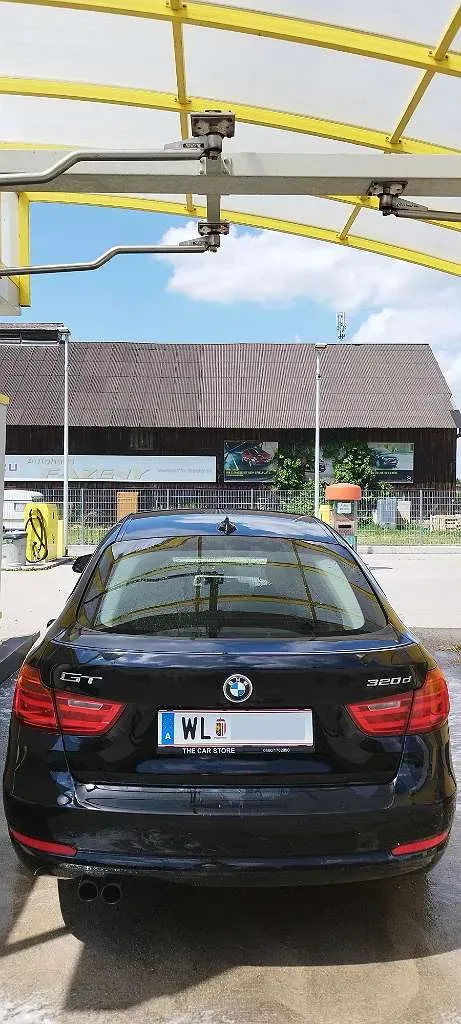 BMW 3 Series 2016 photo 2