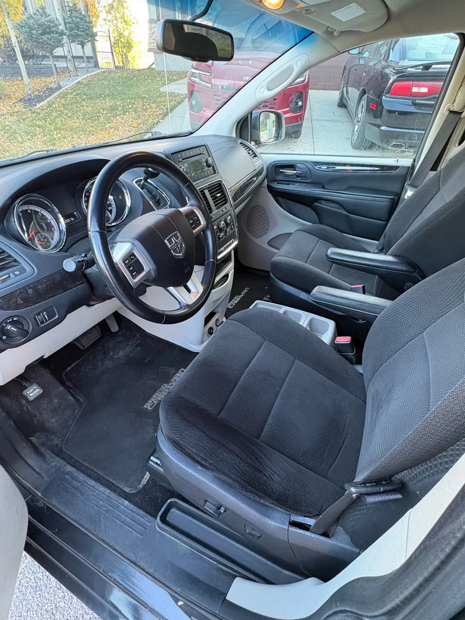 Dodge Grand Caravan 2012 photo 5