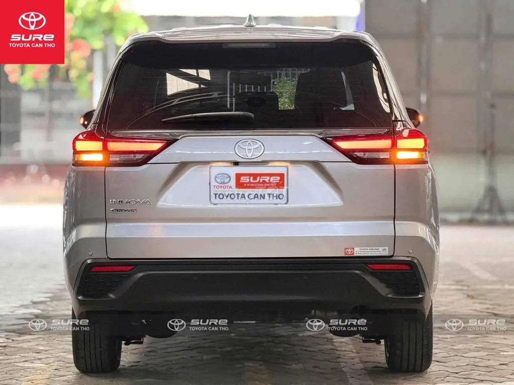Toyota Innova Cross 2024 photo 4