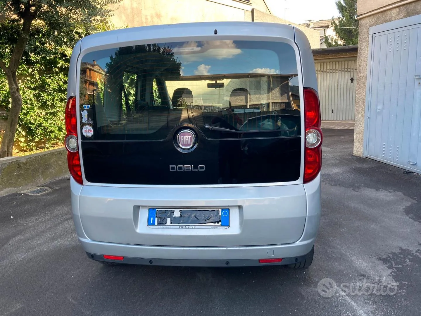 Fiat Doblo 2011 photo 2
