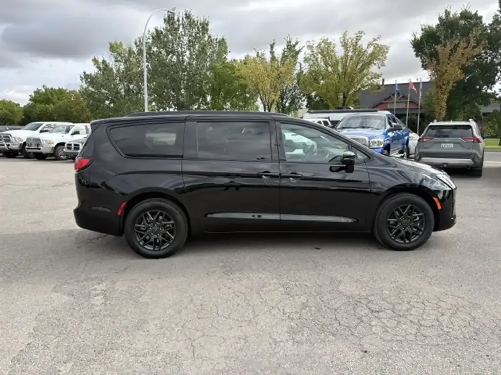 Chrysler Pacifica 2027 photo 3