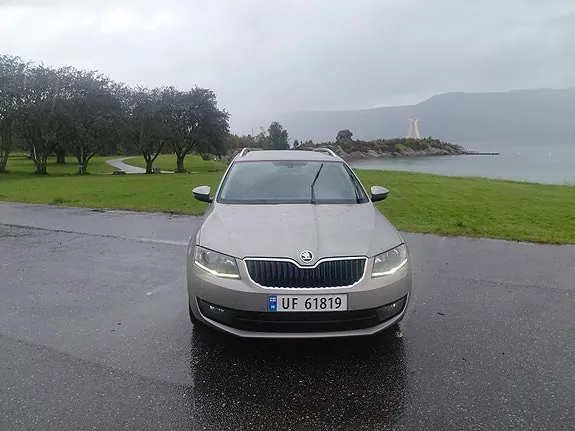 Skoda Octavia 2014 photo 2
