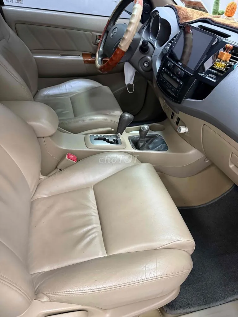 Toyota Fortuner 2011 photo 3