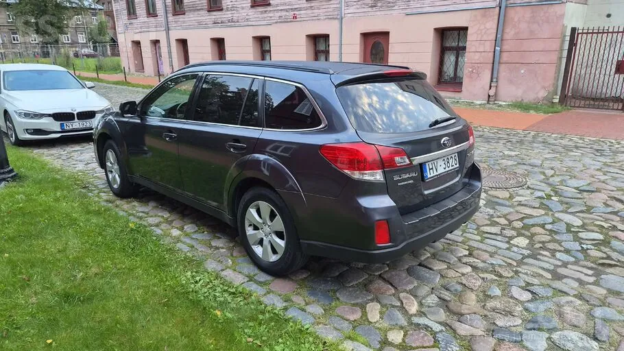 Subaru Outback 2012 photo 4