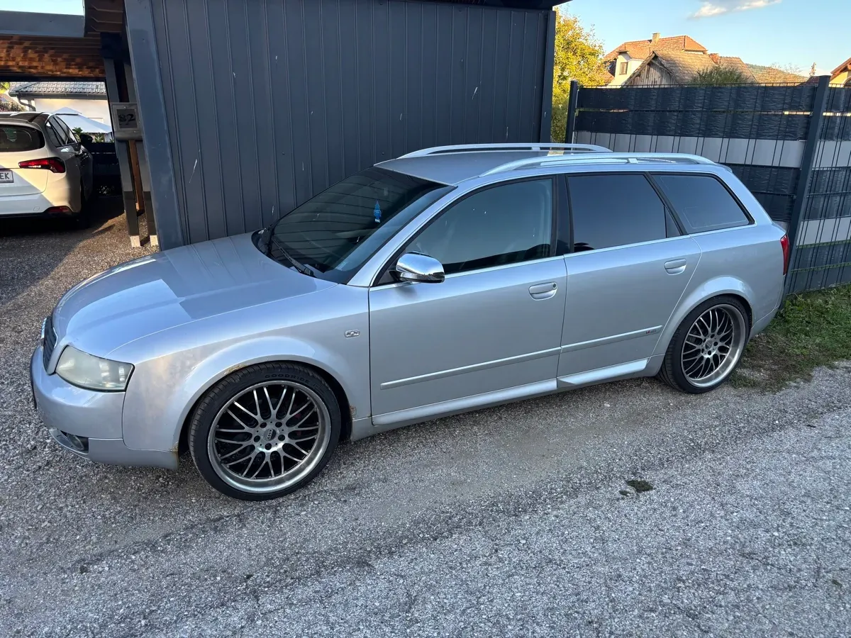 Audi A4 2002 photo 2