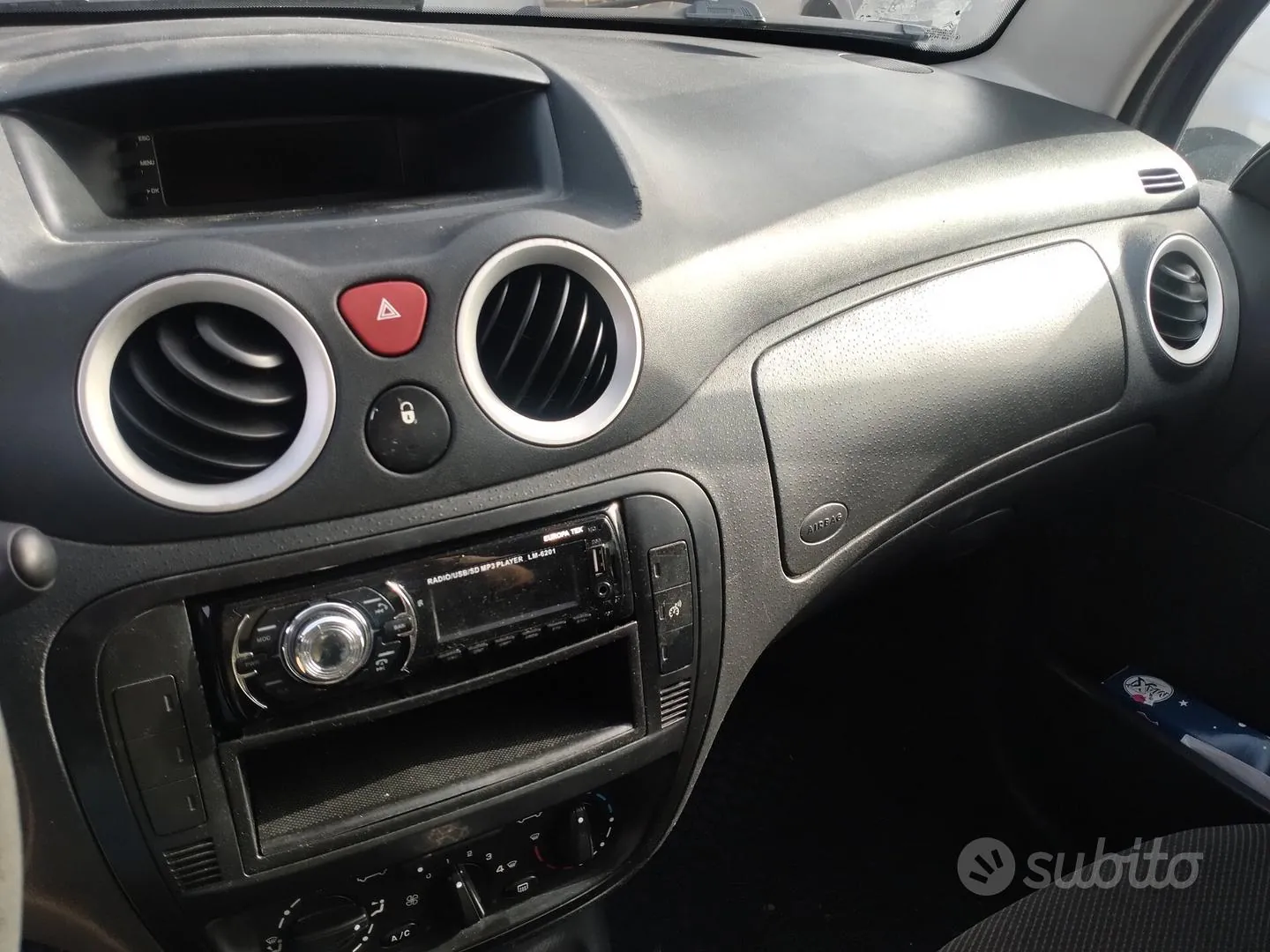 Citroen C3 2006 photo 3