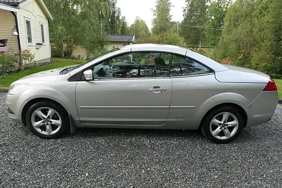 Ford Focus Cc 2010 photo 2