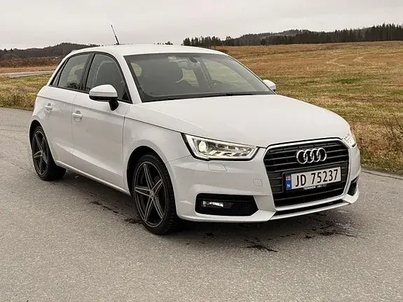Audi A1 2015 photo 3
