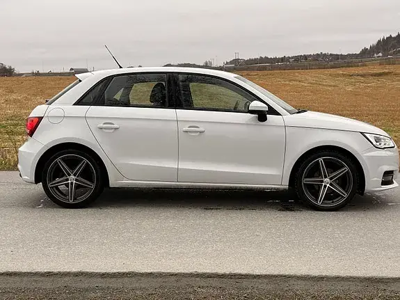 Audi A1 2015 photo 4