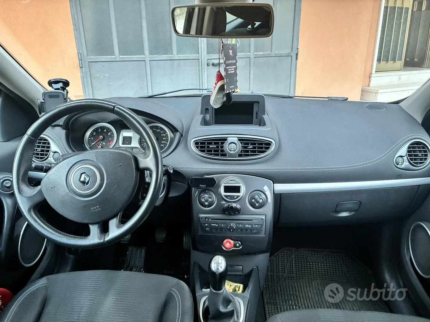 Renault Clio 2011 photo 3