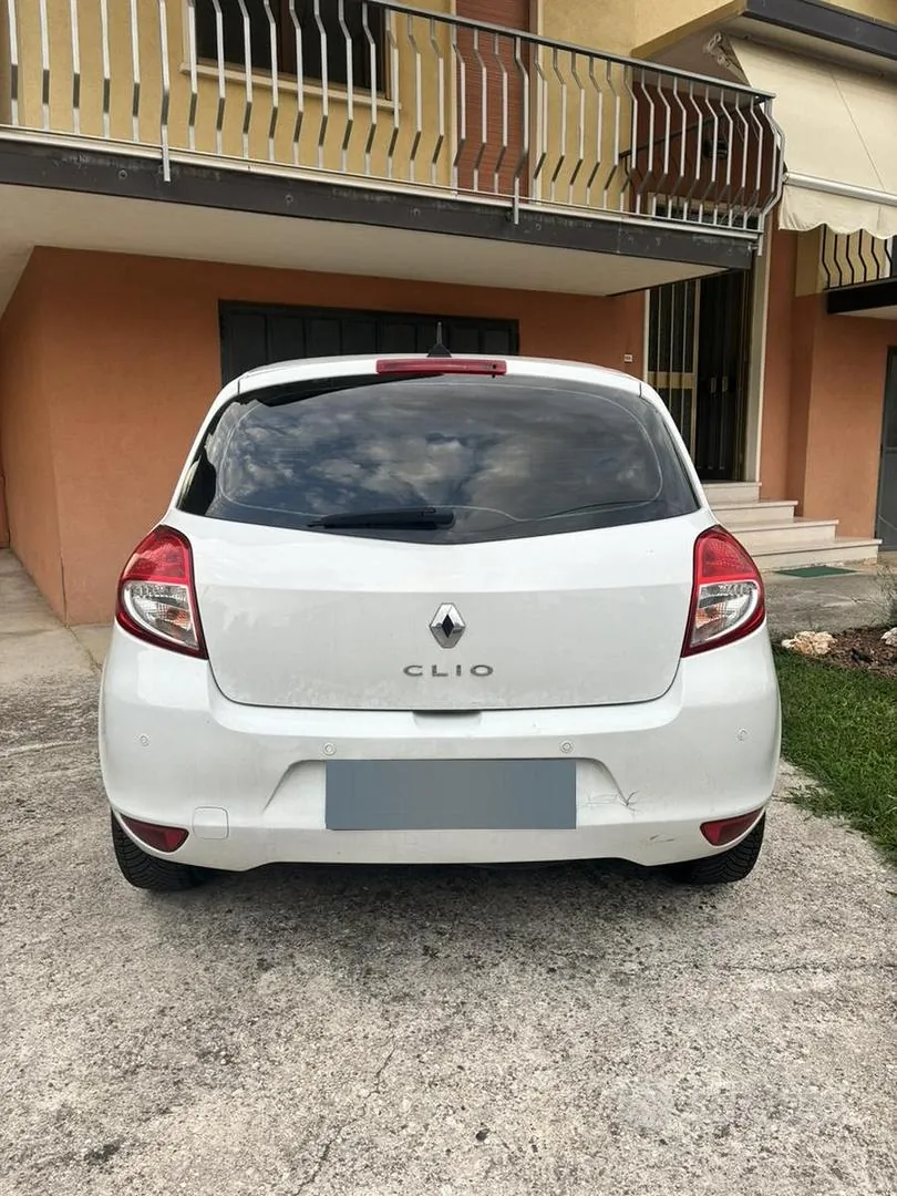 Renault Clio 2011 photo 5