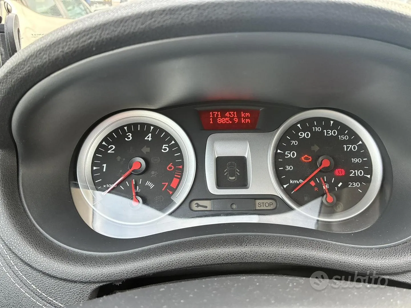 Renault Clio 2011 photo 2