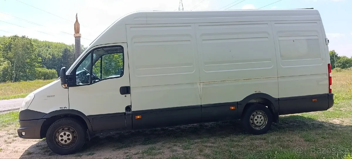 Iveco Daily 2012 photo 2