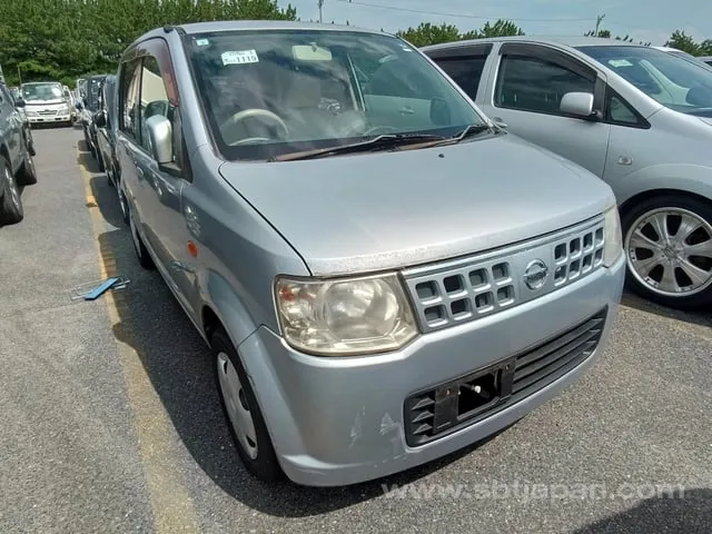 Nissan Otti