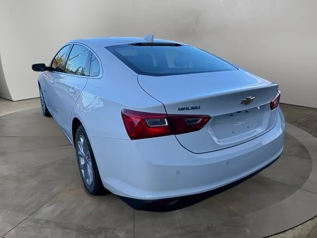 Chevrolet Malibu 2024 photo 3