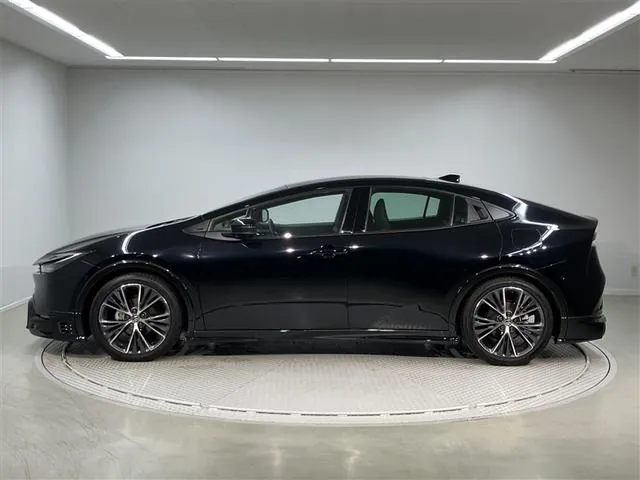 Toyota Prius 2024 photo 2