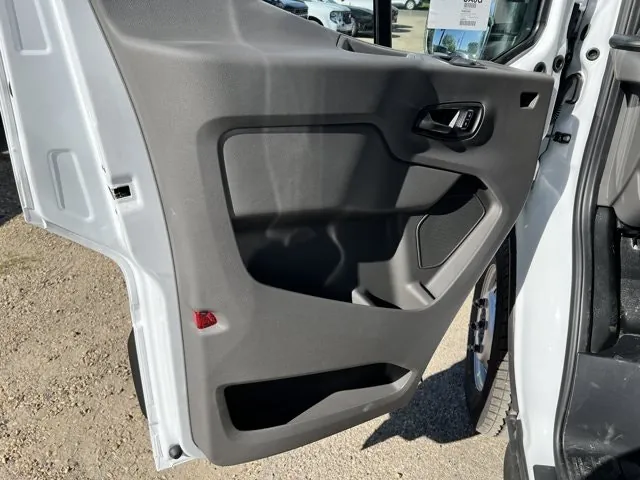 Ford Transit 2026 photo 5