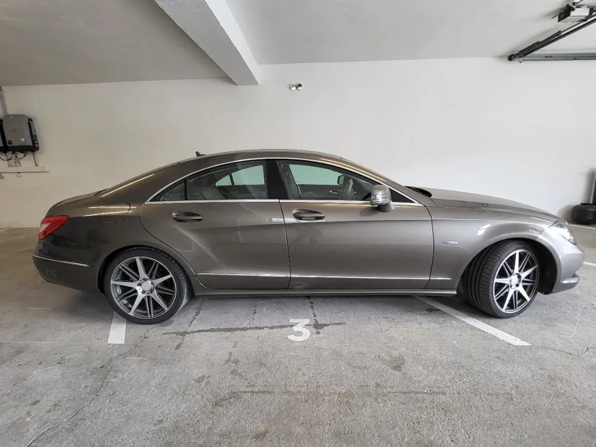 Mercedes-Benz Cls-Class 2012 photo 3