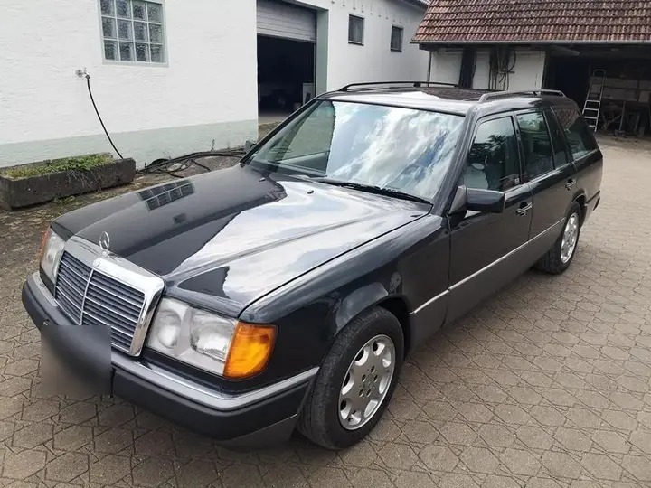 Mercedes-Benz W124