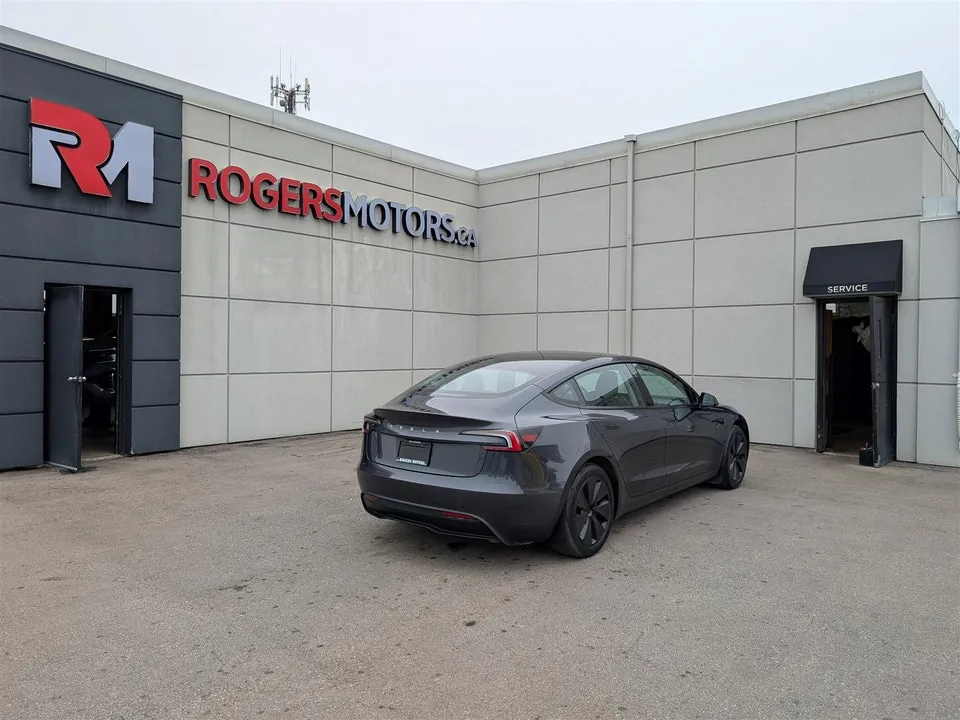 Tesla Model 3 2024 photo 5
