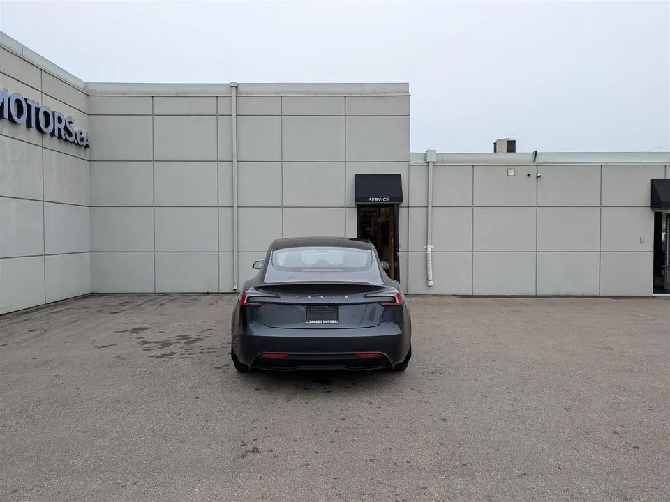 Tesla Model 3 2024 photo 4
