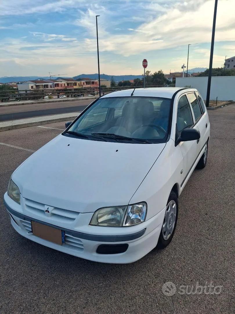 Mitsubishi Space Star 1999 photo 2