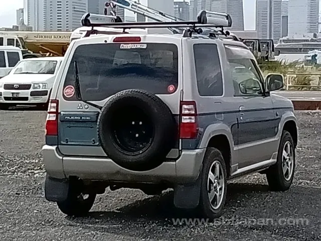 Mitsubishi Pajero Mini 2003 photo 4