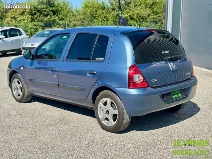 Renault Clio 2011 photo 2