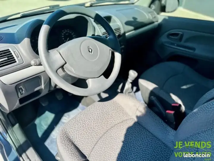 Renault Clio 2011 photo 5