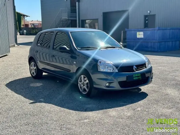 Renault Clio 2011 photo 4