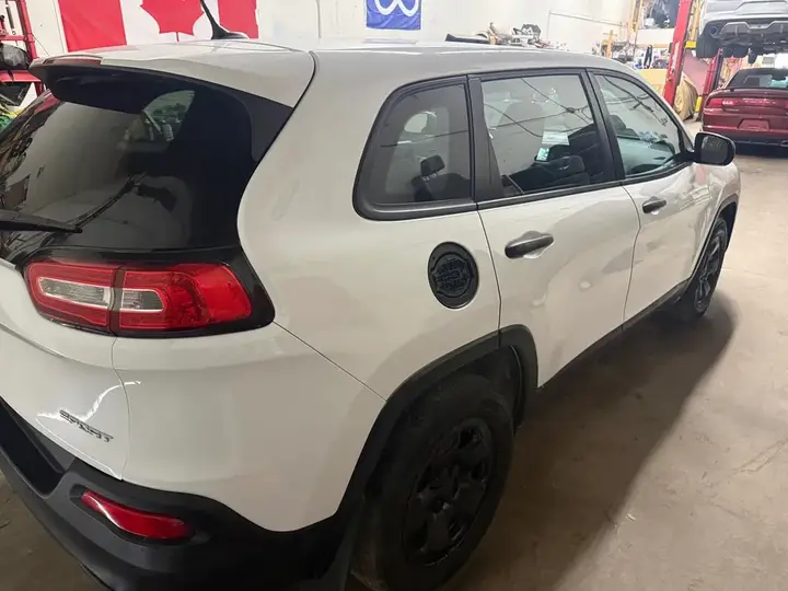 Jeep Cherokee 2016 photo 4