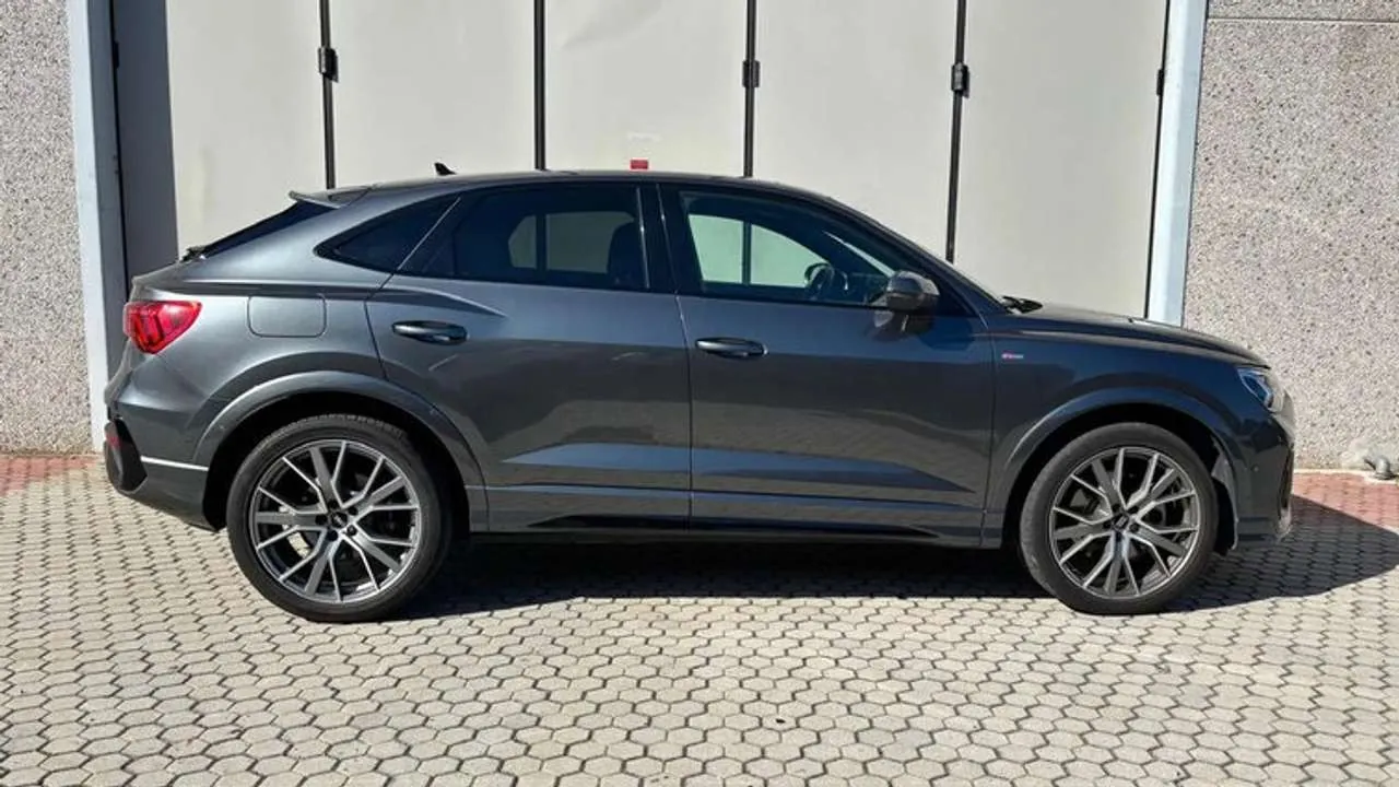 Audi Q3 2020 photo 5