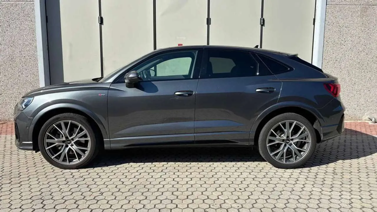 Audi Q3 2020 photo 4