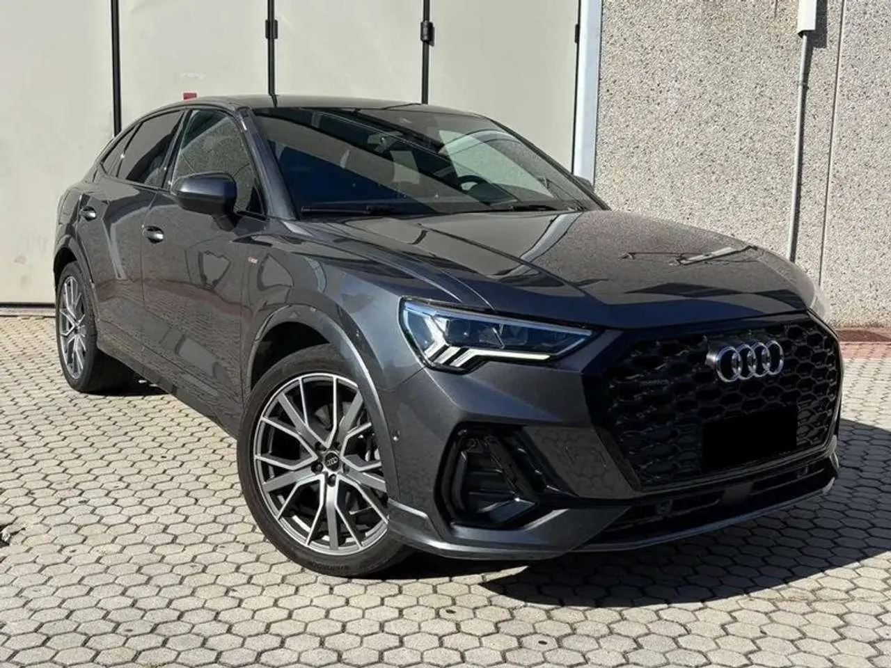 Audi Q3 2020 photo 2