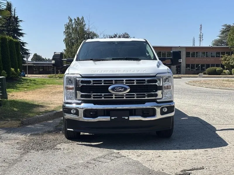 Ford F350 2023 photo 3