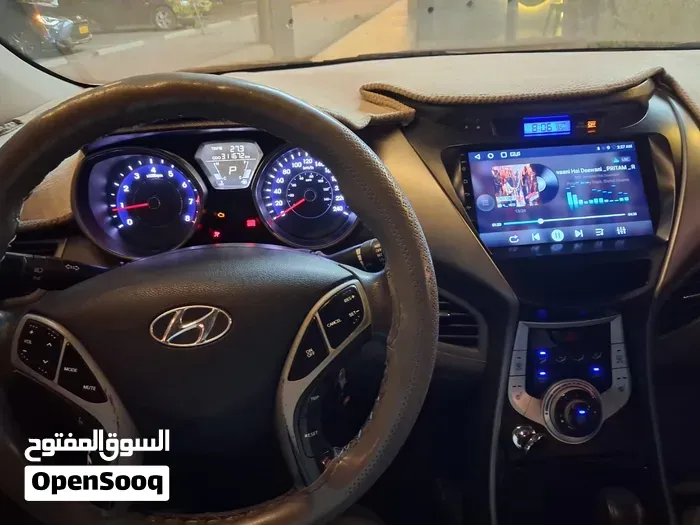 Hyundai Elantra 2011 photo 2