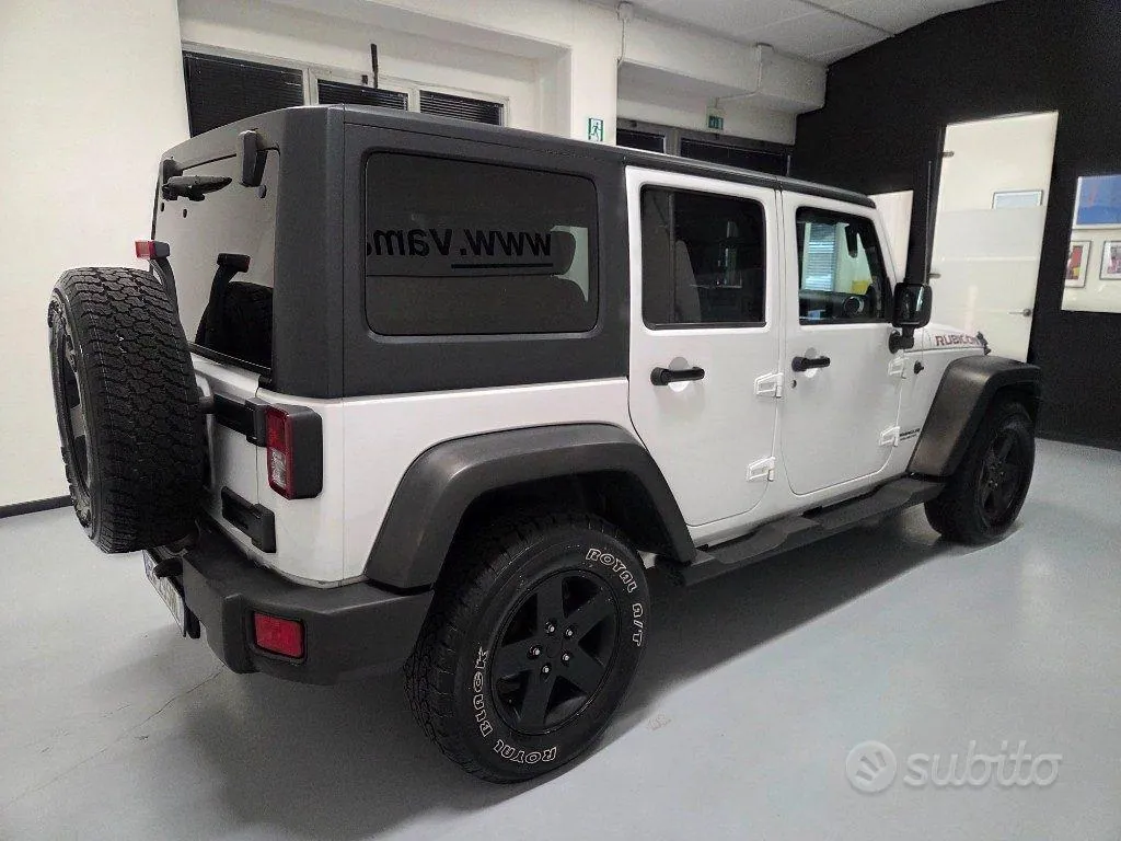 Jeep Wrangler Unlimited 2011 photo 4