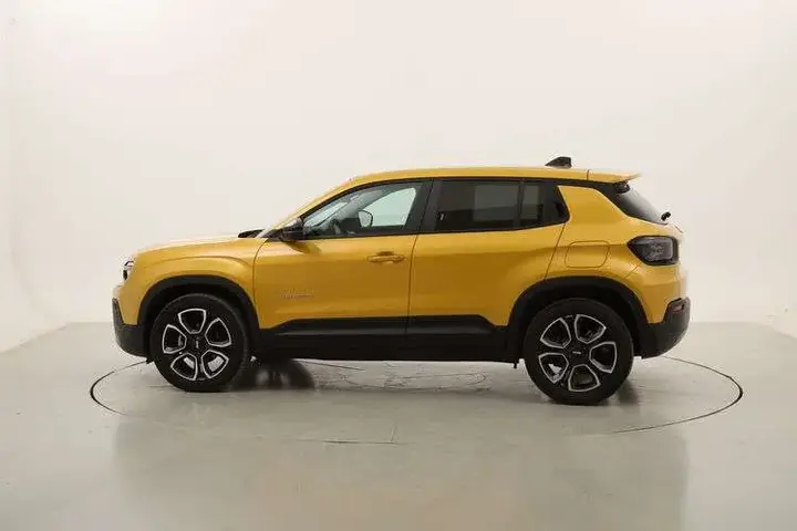 Jeep Avenger Summit 2025 photo 2